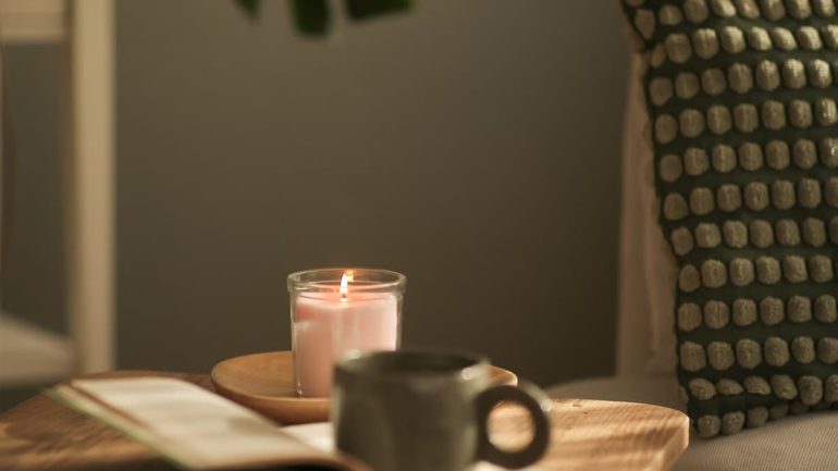 Hygge 2026 : intégrer le bien-être cosy à votre routine quotidienne