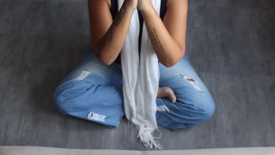 Yoga et concentration au travail : guide complet 2026