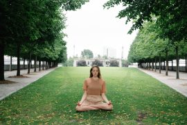 Intégrer la méditation et la nutrition durable au quotidien : stratégies pratiques pour 2026
